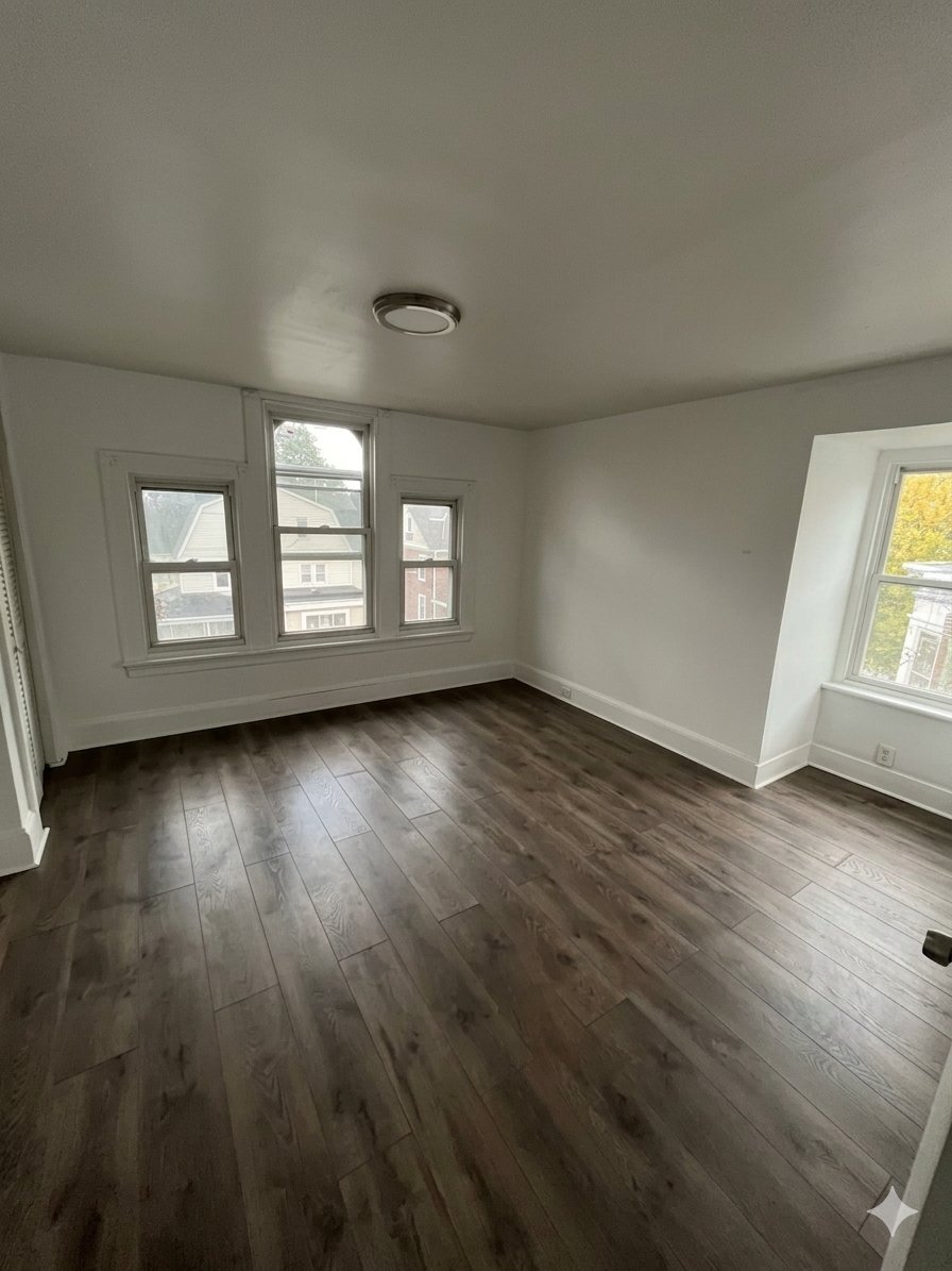 Building Photo - 1331 72nd Ave