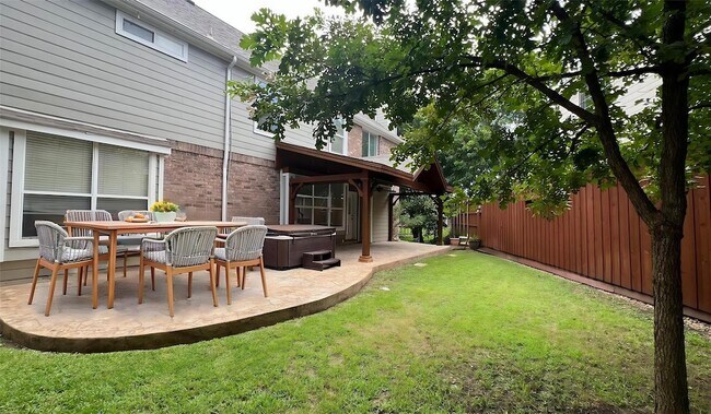 Building Photo - 812 Brookwater Dr