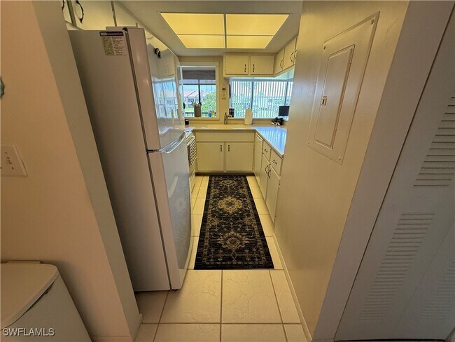 Building Photo - 5590 Trailwinds Dr