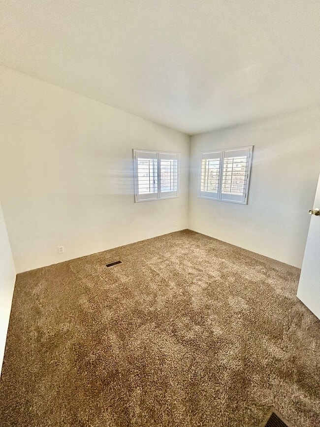 Building Photo - Charming 2-Bedroom 2-Bathroom Manufactured Home in Fortuna Foothills.