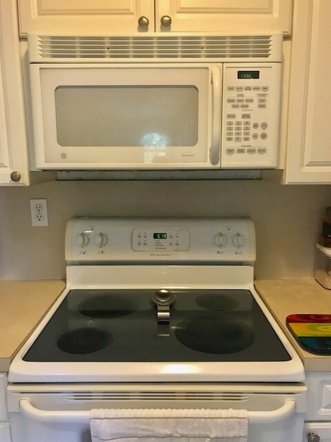 Building Photo - 8050 Severn Dr