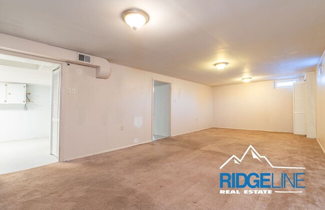 Building Photo - 204 19th Ave NW