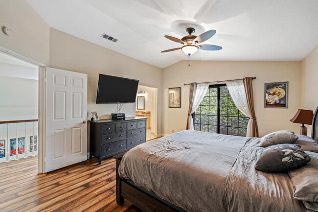 Building Photo - 49035 Tango Ct