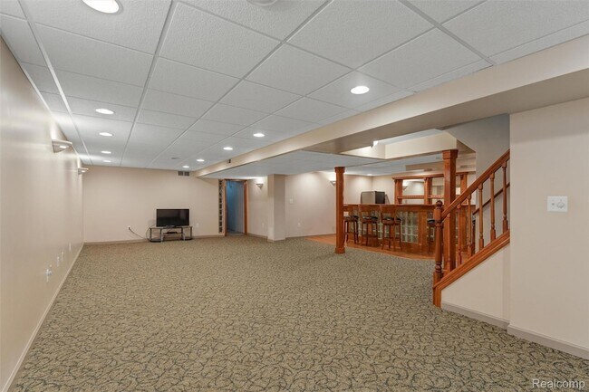 Building Photo - 47105 Liberty Bell Rd E