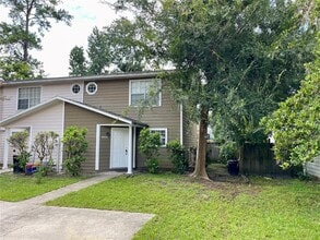 Building Photo - 2915 SW 38th Pl