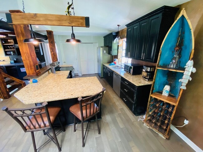 Building Photo - 3401 E Debazan Ave