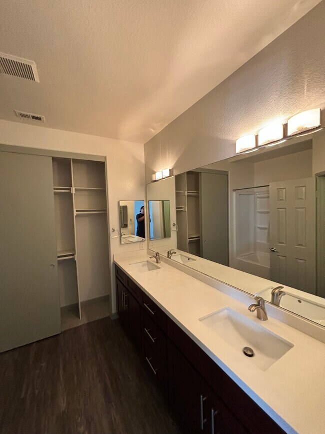 Building Photo - 11442 Via Rancho San Diego