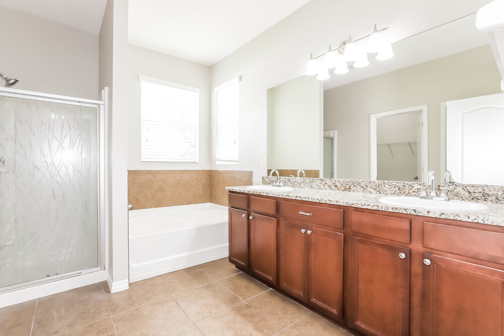 Building Photo - 511 Stone Briar Dr