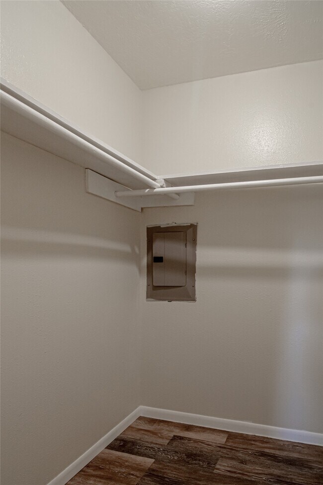 Building Photo - 120 McAdams Ln