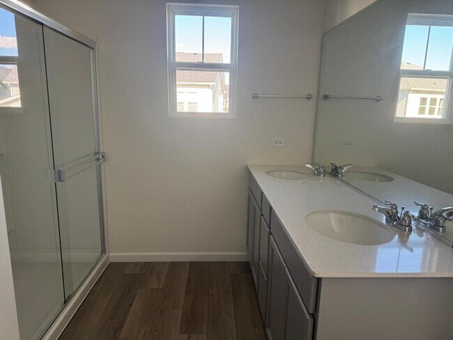 Building Photo - 5928 Hawkweed Dr