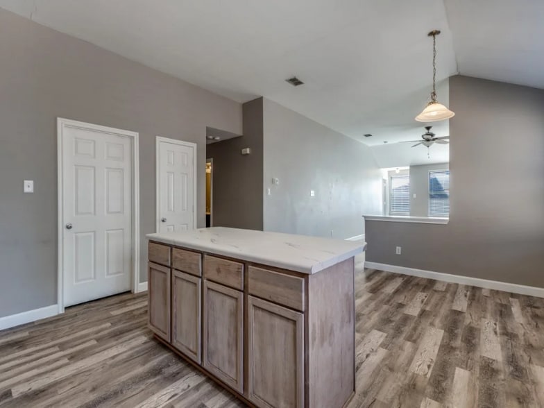 Building Photo - 2109 Hanakoa Falls Dr