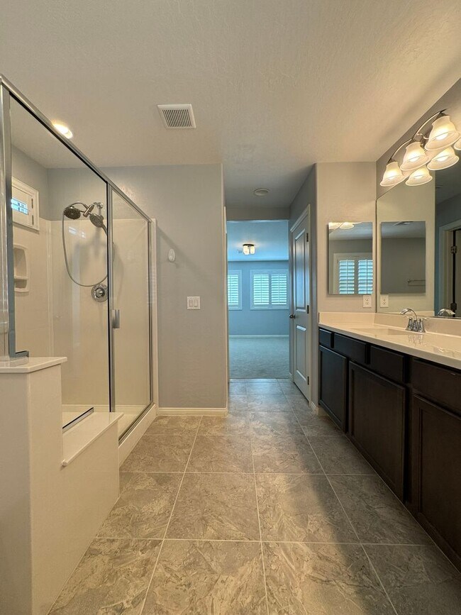 Building Photo - Beautiful Southwest Las Vegas Home in Gate...