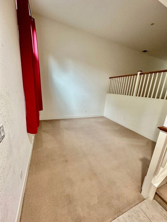 Building Photo - Welcome to modern luxury living in the heart of Midtown Sacramento!