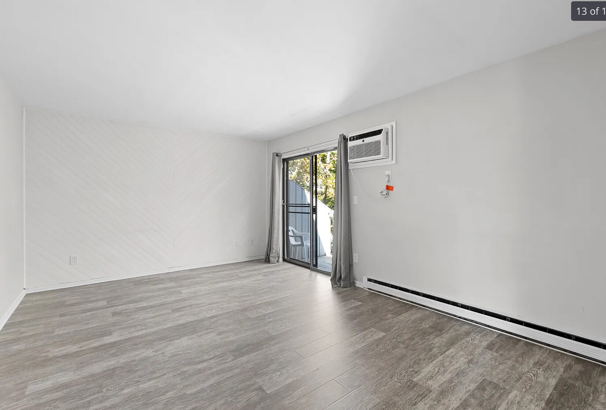 Building Photo - 19 Somers St