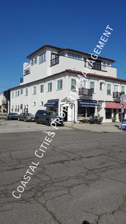 Building Photo - 185 Savona Walk