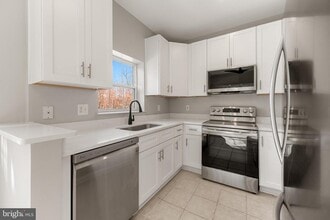 Building Photo - 4560 Strutfield Ln