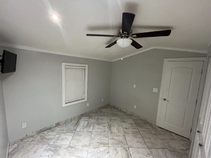 Building Photo - 3000 Clarcona Rd