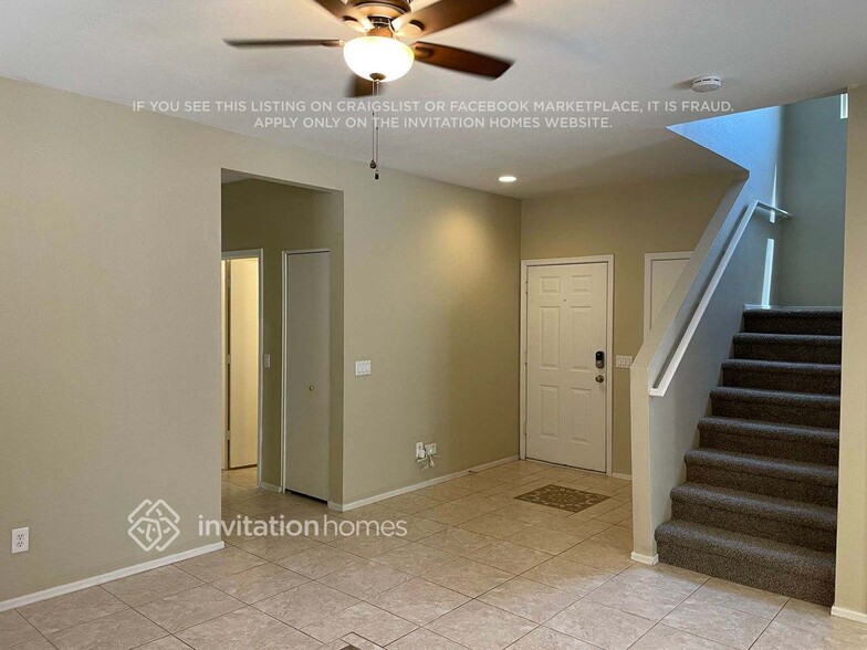 Building Photo - 1750 W Union Hills Dr