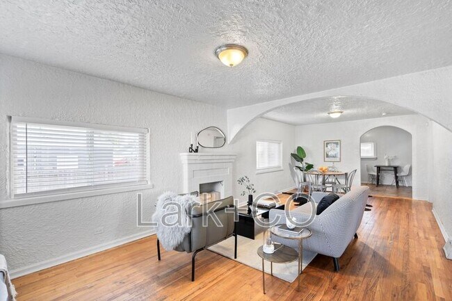 Building Photo - 579 S Osceola St