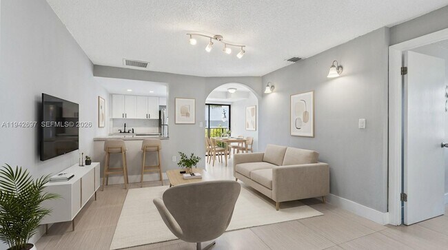 Building Photo - 777 SW 9th Ave