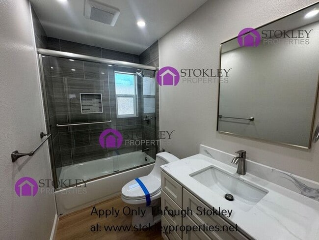 Building Photo - 6346 Escallonia Dr
