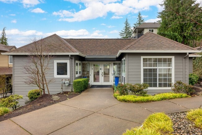 Building Photo - 6301 White Tail Dr