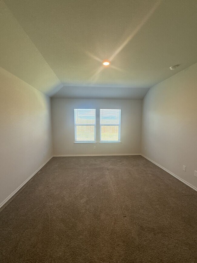 Building Photo - 4 bedroom home in Springtown, Texas