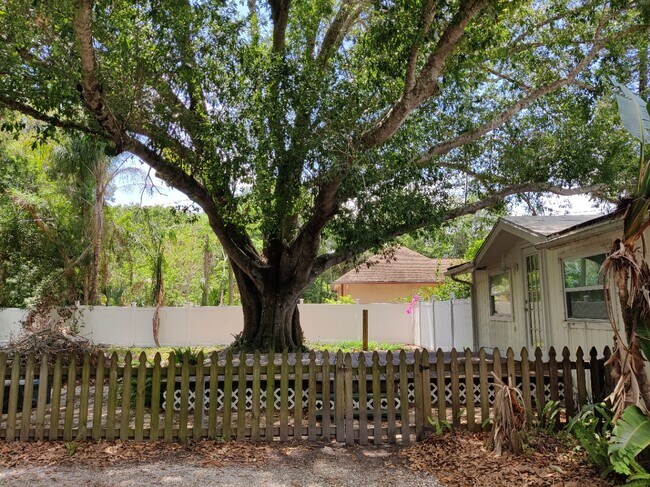 Building Photo - 2500 Ashton Rd