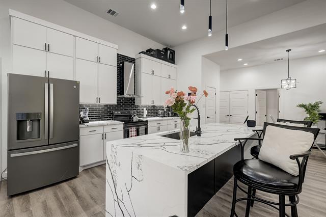 Building Photo - 2618 Carpenter Ave