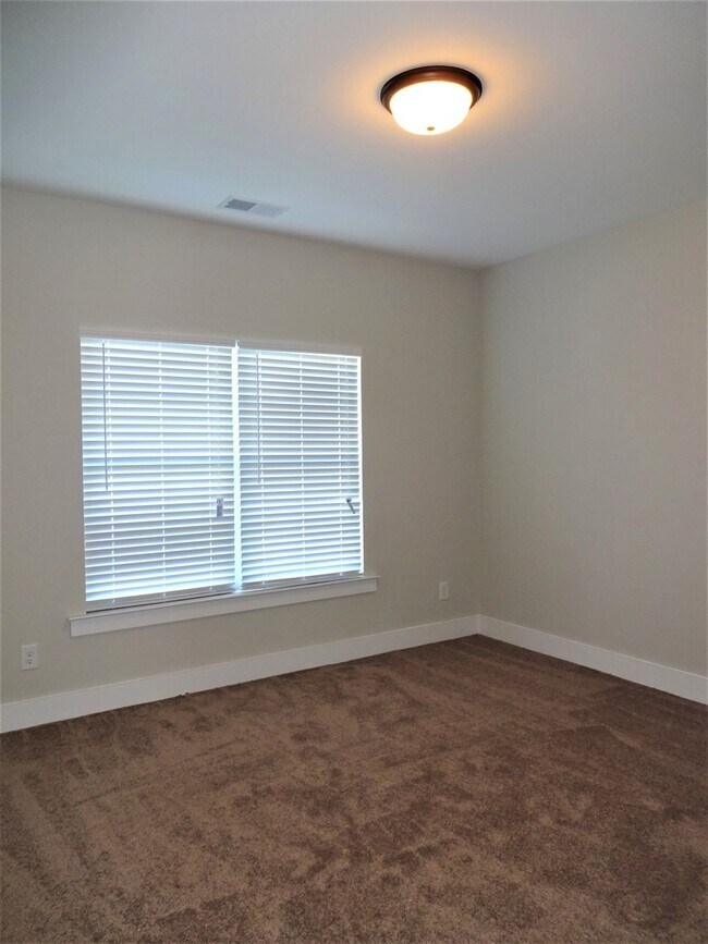 Building Photo - Home for rent in Calera, AL! Available to View Now!!!