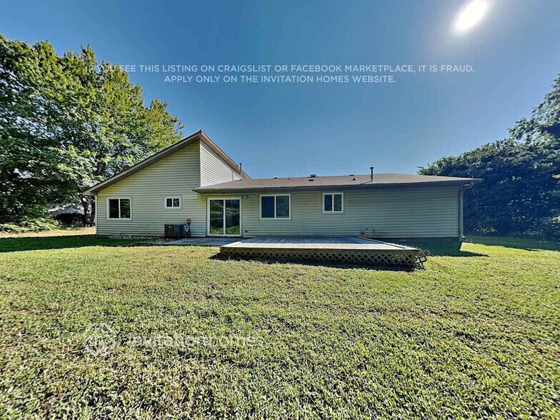 Building Photo - 2463 Mistletoe Ln SW