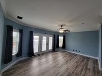 Building Photo - Germantown Gem!