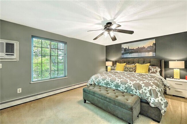 Building Photo - 28 Marigold Cir