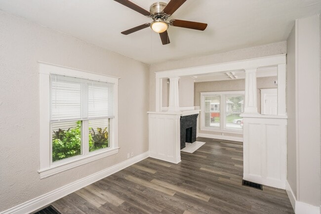 Building Photo - 628 S 40th St