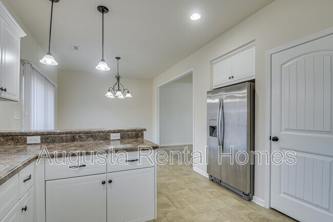 Building Photo - 633 Colston Ave