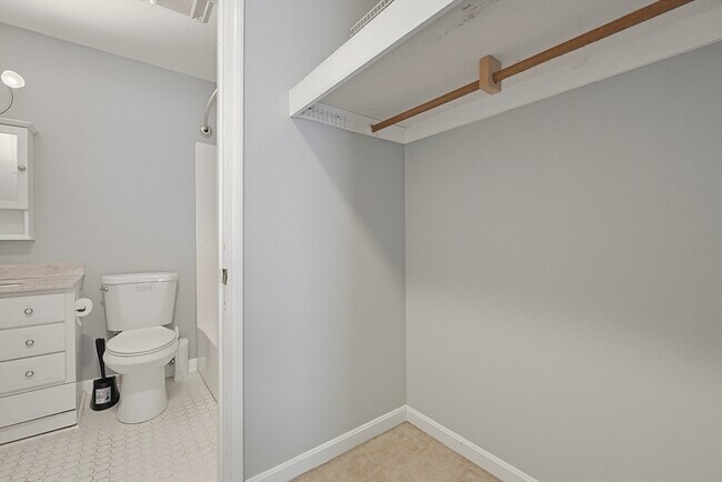 Building Photo - 167 Greenbrook Dr