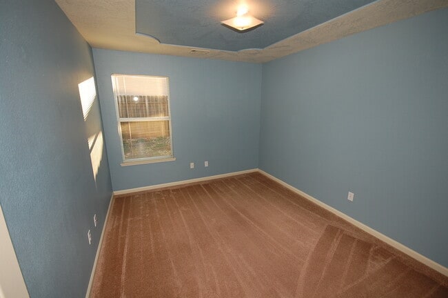 Building Photo - 120 Cottage Pl