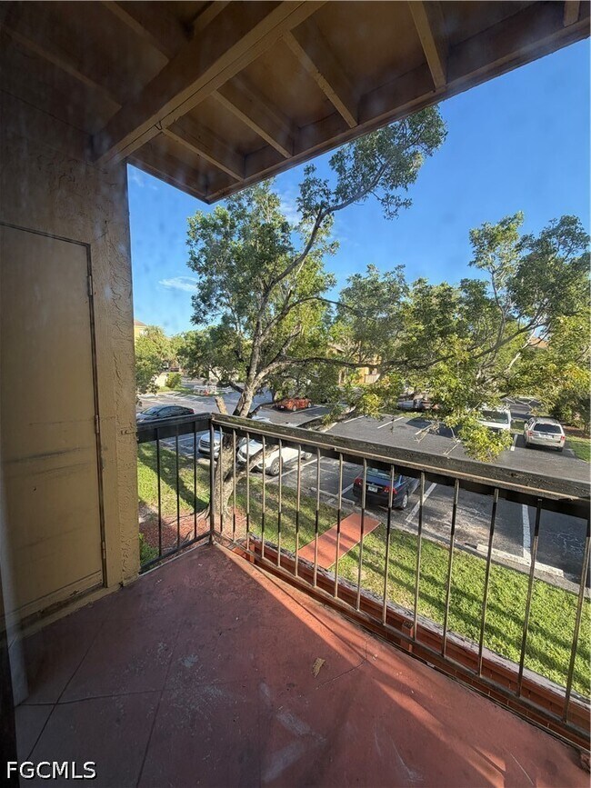 Building Photo - 2885 Winkler Ave