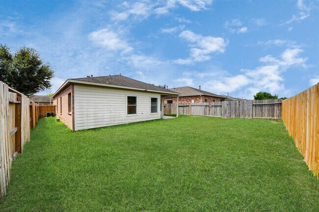 Building Photo - 23714 N Newport Bend