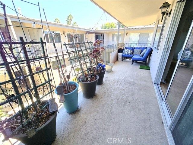 Building Photo - 2940 W Carson St