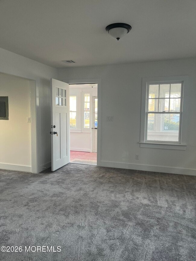 Building Photo - 17 Ward Ln