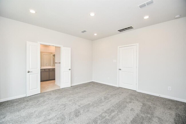 Building Photo - 21835 Erskine Peaks Pl