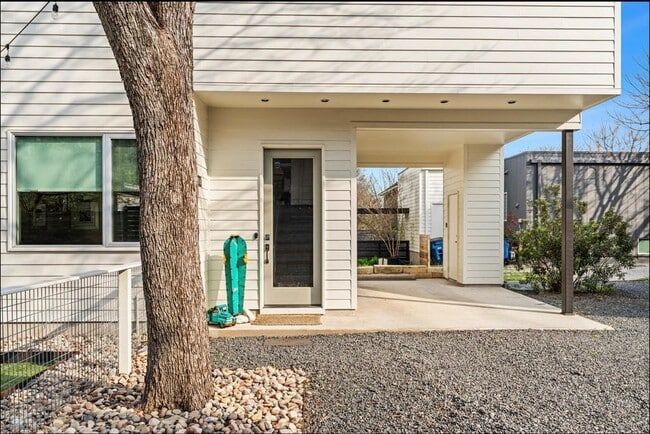 Building Photo - 1608 Ravey St