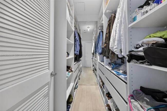 Building Photo - 10275 Collins Ave