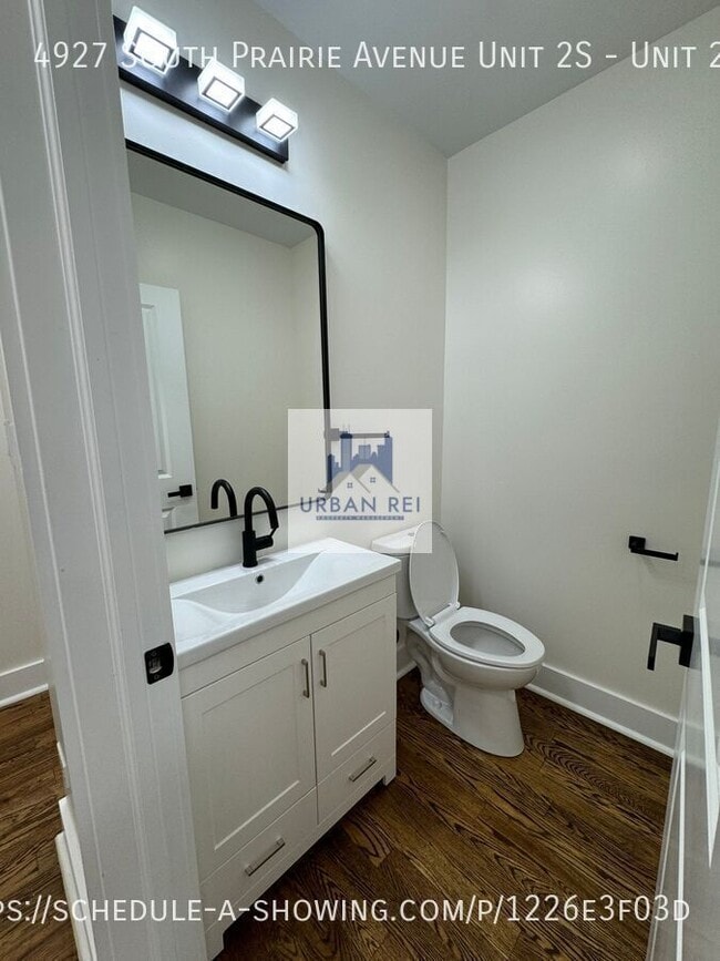 Primary Photo - 4927 S Prairie Ave
