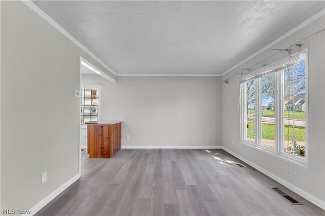 Building Photo - 20117 Butternut Ln