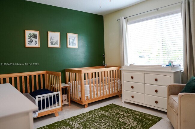 Building Photo - 4250 SW 149th Ct