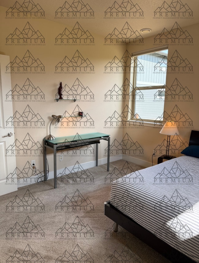 Building Photo - 2 BED 2 BATH FULLY FURNISHED HOME!!!