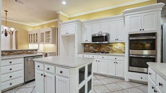 Building Photo - 104 Stonehaven Ct