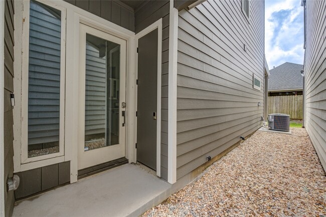 Building Photo - 4220 McKinley St